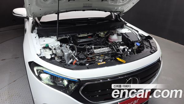 Mercedes-Benz EQB 2022, фото 6
