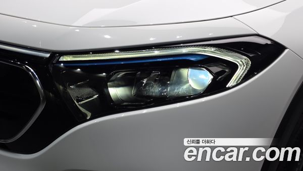 Mercedes-Benz EQB 2022, фото 8