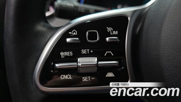 Mercedes-Benz EQB 2022, фото 30