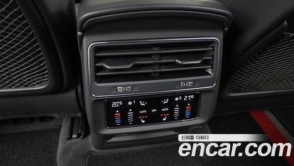 Audi Q8 2021, фото 24