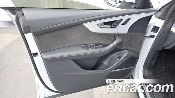 Audi Q8 2021, фото 14