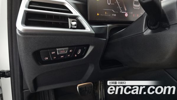 BMW 3 Series 2025, фото 20