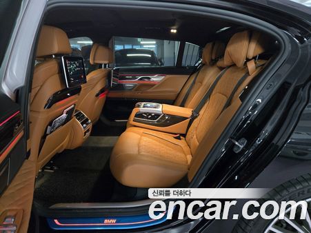 BMW 7 Series 2020, фото 9