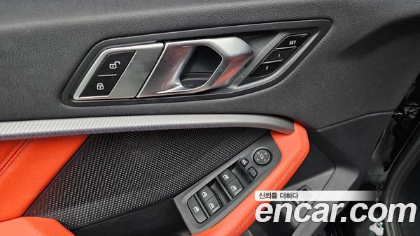 BMW 1 Series 2022, фото 29