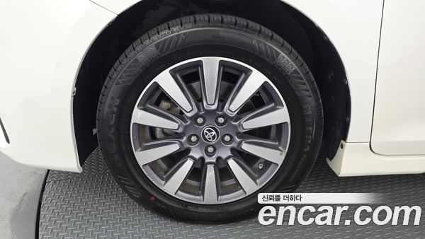 Toyota Sienna 2020, фото 5