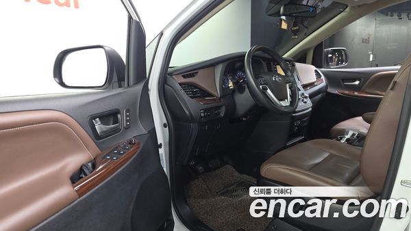 Toyota Sienna 2020, фото 10