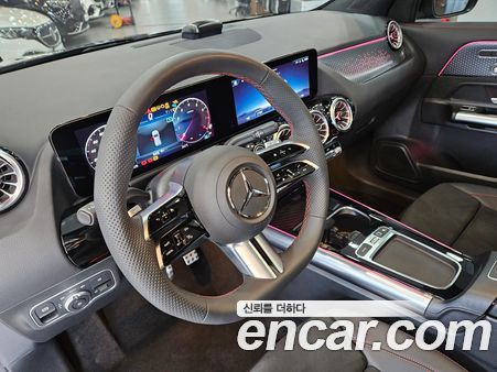 Mercedes-Benz GLA 2025, фото 12