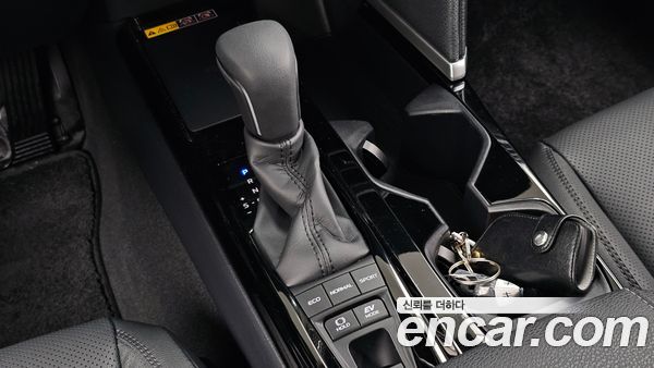 Toyota Camry 2025, фото 9