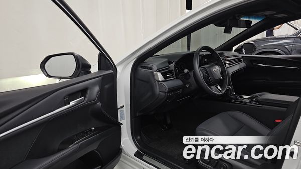 Toyota Camry 2025, фото 10