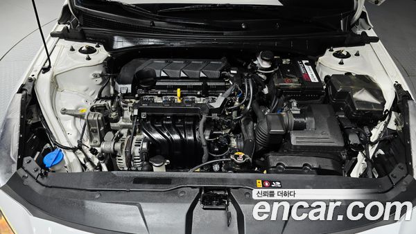 Hyundai Elantra 2023, фото 6