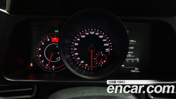 Hyundai Elantra 2023, фото 11