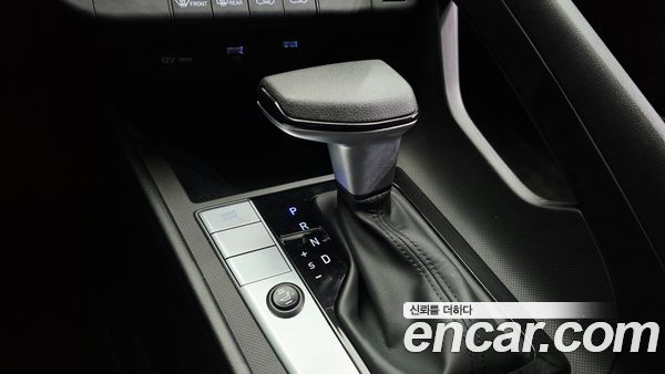 Hyundai Elantra 2023, фото 12