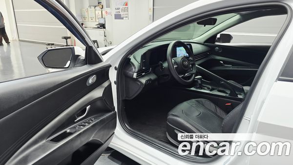 Hyundai Elantra 2023, фото 13