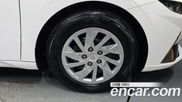 Hyundai Elantra 2023, фото 7