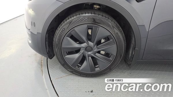 Tesla Model Y 2024, фото 5
