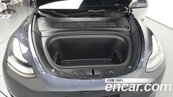 Tesla Model Y 2024, фото 6
