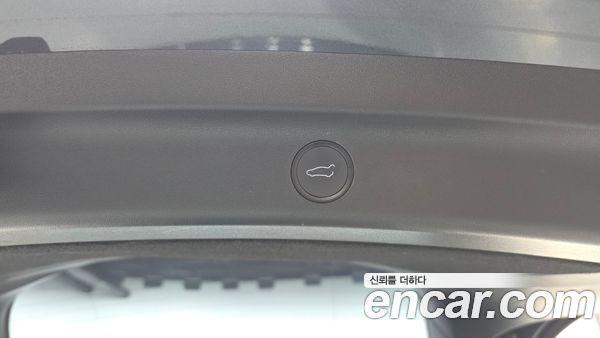 Tesla Model Y 2024, фото 27