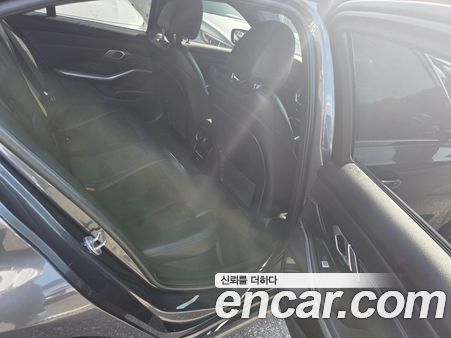 BMW 3 Series 2022, фото 18