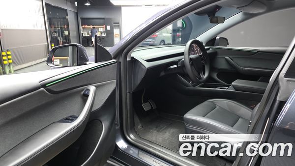 Tesla Model Y 2025, фото 13