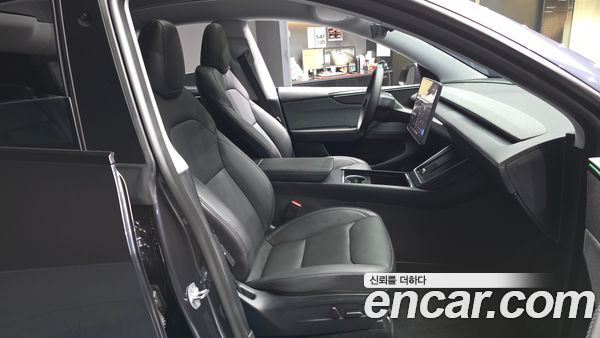 Tesla Model Y 2025, фото 17