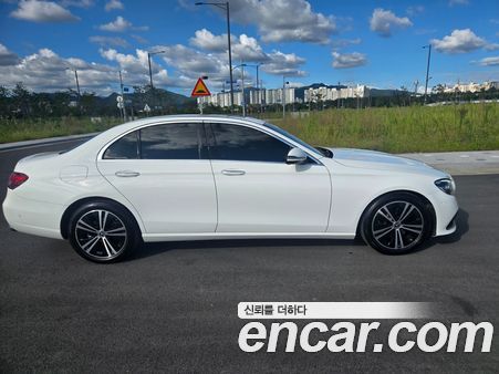 Mercedes-Benz E-Class 2021, фото 6