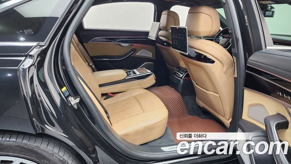 Audi A8 2020, фото 17