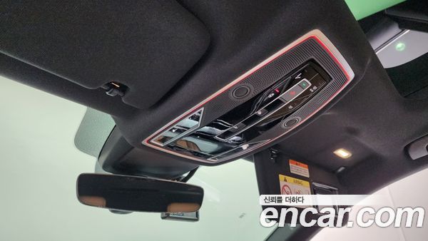 Audi A8 2020, фото 25