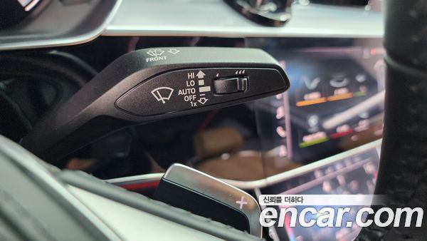 Audi A8 2020, фото 28