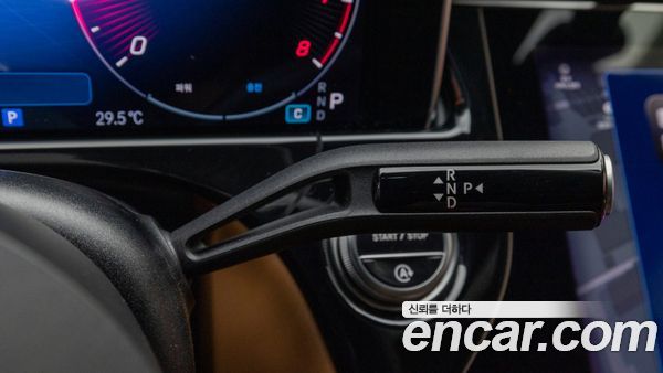 Mercedes-Benz E-Class 2025, фото 9