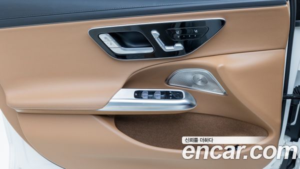 Mercedes-Benz E-Class 2025, фото 12