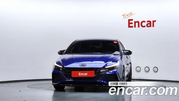 Hyundai Elantra 2023, фото 3