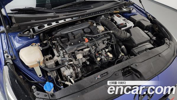 Hyundai Elantra 2023, фото 6