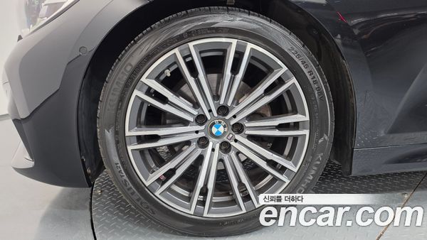 BMW 3 Series 2021, фото 5