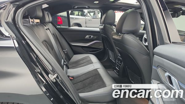 BMW 3 Series 2021, фото 17
