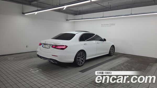 Mercedes-Benz E-Class 2022, фото 2