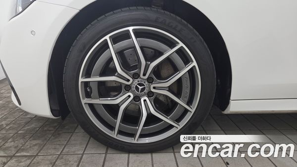 Mercedes-Benz E-Class 2022, фото 5