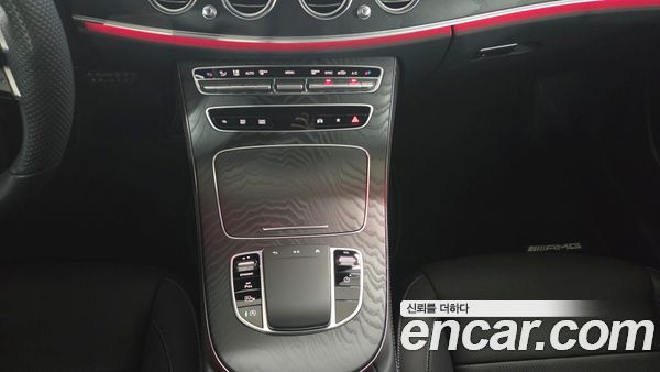 Mercedes-Benz E-Class 2022, фото 9