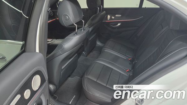 Mercedes-Benz E-Class 2022, фото 10