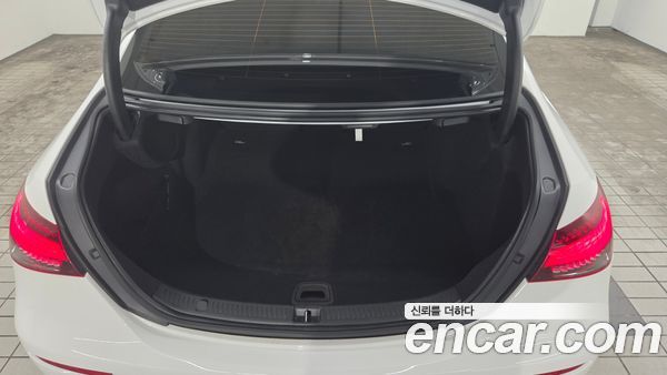 Mercedes-Benz E-Class 2022, фото 11