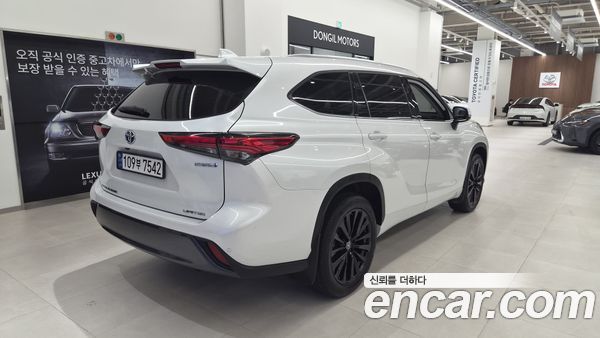 Toyota Highlander 2023, фото 2