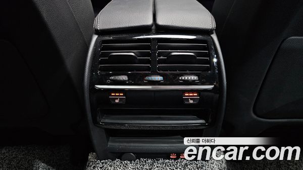 BMW 5 Series 2020, фото 30