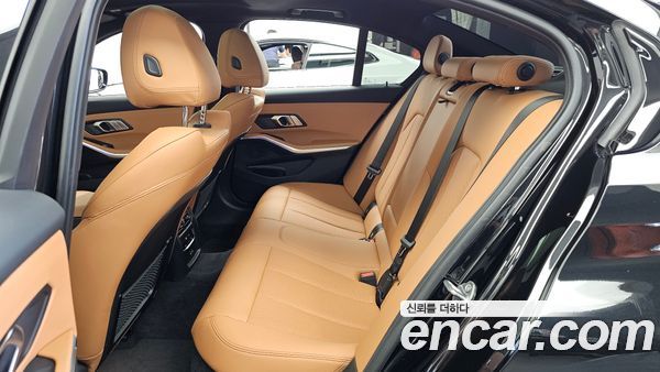 BMW 3 Series 2022, фото 16