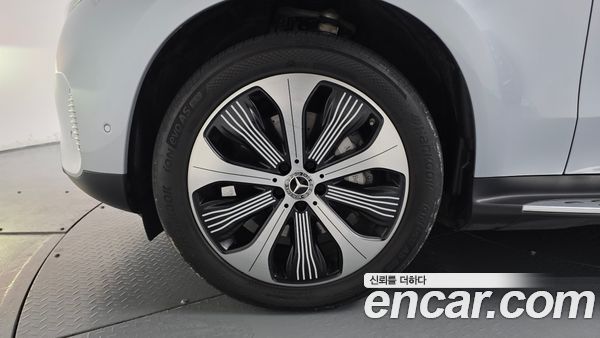 Mercedes-Benz EQC 2020, фото 4
