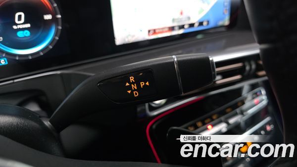 Mercedes-Benz EQC 2020, фото 11