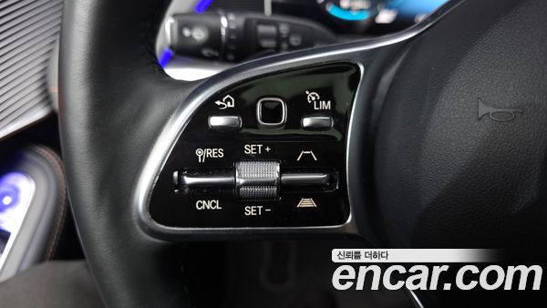 Mercedes-Benz EQC 2020, фото 31