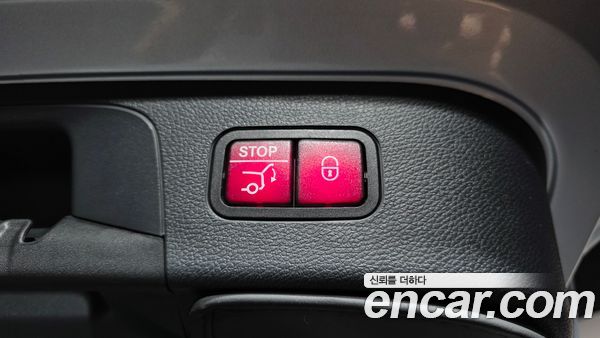 Mercedes-Benz EQC 2020, фото 32