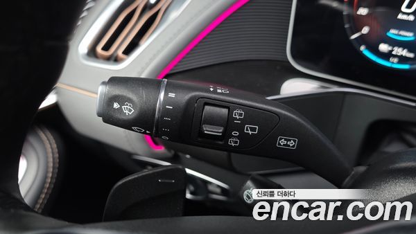 Mercedes-Benz EQC 2020, фото 33