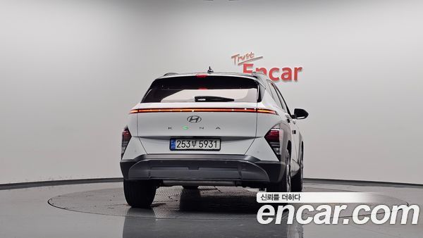 Hyundai Kona 2023, фото 3