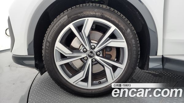Audi Q4 e-tron 2023, фото 5