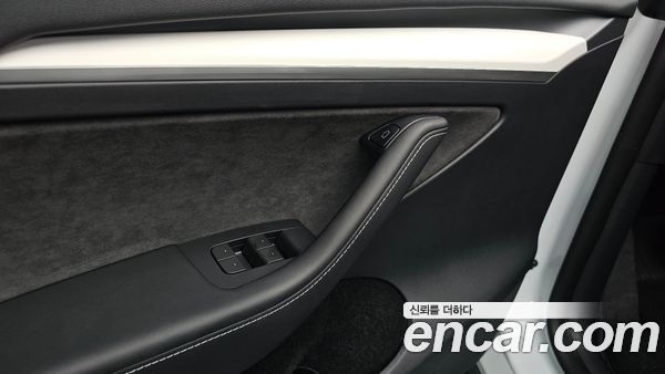 Tesla Model Y 2024, фото 30